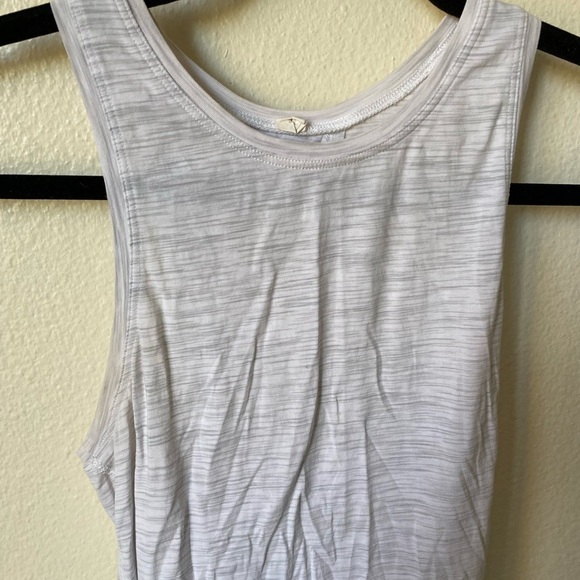 Lululemon Women’s All Tied Up Tank in Light Grey Fit S Open Back Athletic Top - Picture 3 of 7